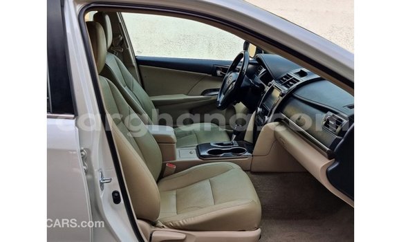 Sayi Imported Toyota Camry White Mota in Import - Dubai a Ashanti Sayi Imported Toyota Camry White Mota in Import - Dubai a Ashanti