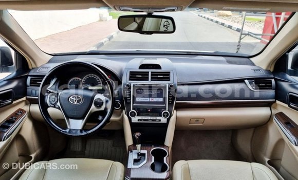 Sayi Imported Toyota Camry White Mota in Import - Dubai a Ashanti Sayi Imported Toyota Camry White Mota in Import - Dubai a Ashanti