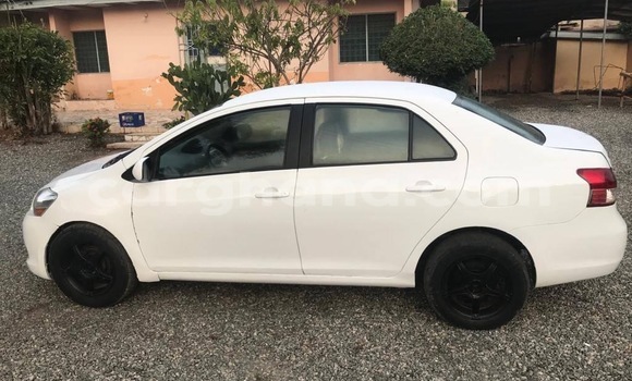 Buy Used Toyota Yaris White Car in Accra in Greater Accra Buy Used Toyota Yaris White Car in Accra in Greater Accra