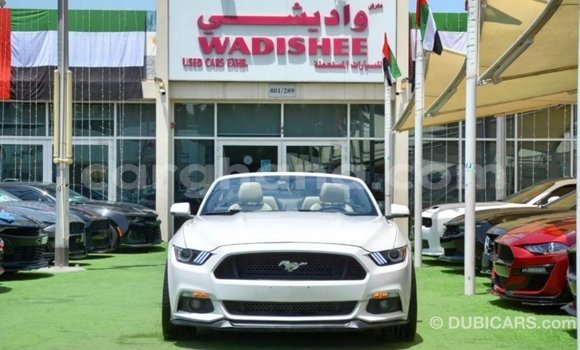 Ra Imported Ford Mustang funfun Ọkọ̀ in Import - Dubai ni Ashanti Ra Imported Ford Mustang funfun Ọkọ̀ in Import - Dubai ni Ashanti