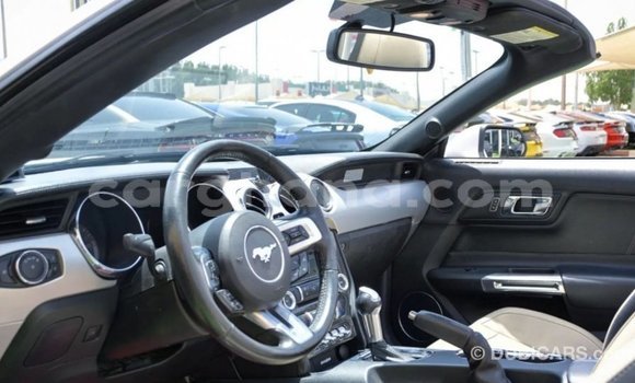 Ra Imported Ford Mustang funfun Ọkọ̀ in Import - Dubai ni Ashanti Ra Imported Ford Mustang funfun Ọkọ̀ in Import - Dubai ni Ashanti