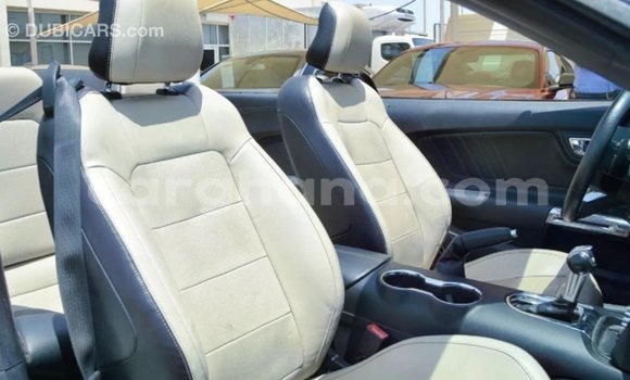 Ra Imported Ford Mustang funfun Ọkọ̀ in Import - Dubai ni Ashanti Ra Imported Ford Mustang funfun Ọkọ̀ in Import - Dubai ni Ashanti