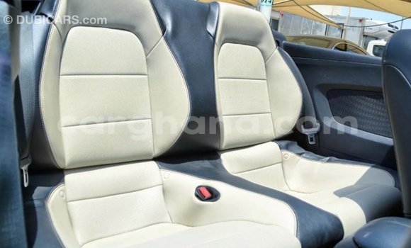 Ra Imported Ford Mustang funfun Ọkọ̀ in Import - Dubai ni Ashanti Ra Imported Ford Mustang funfun Ọkọ̀ in Import - Dubai ni Ashanti