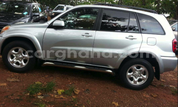 Sayi Na hannu Toyota RAV4 Azurfa Mota in Accra a Greater Accra Sayi Na hannu Toyota RAV4 Azurfa Mota in Accra a Greater Accra