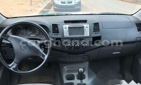 Sayi Na hannu Toyota Hilux White Mota in Accra a Greater Accra Sayi Na hannu Toyota Hilux White Mota in Accra a Greater Accra