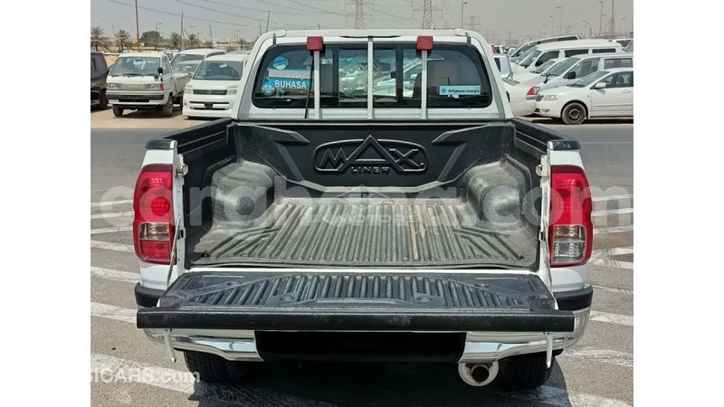 Big with watermark toyota hilux ashanti import dubai 43278