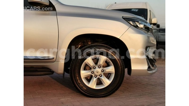 Big with watermark toyota prado ashanti import dubai 43300