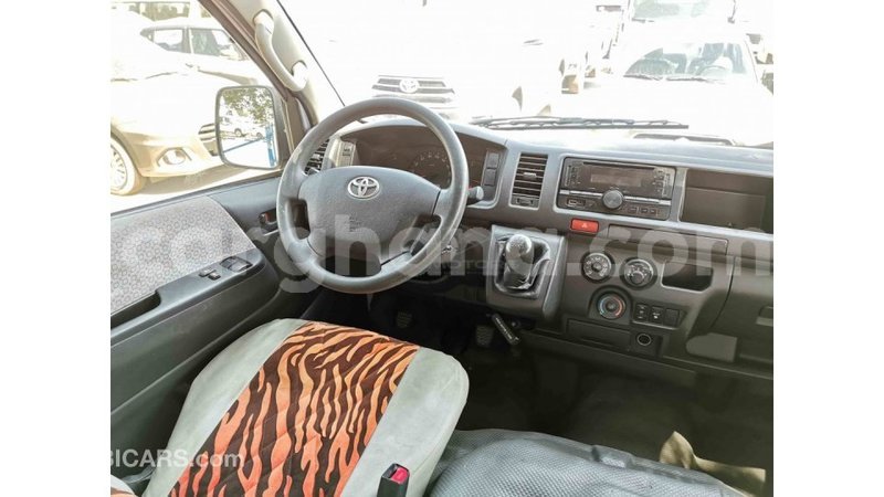 Big with watermark toyota hiace ashanti import dubai 43307