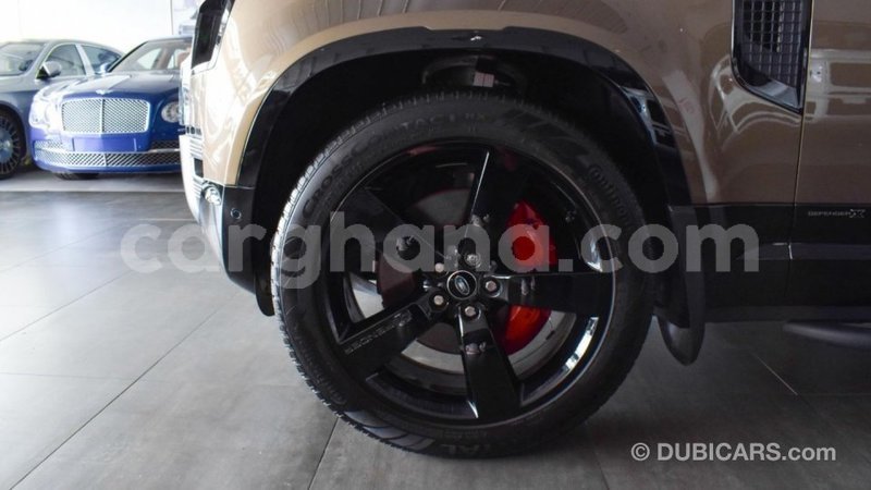 Big with watermark land rover defender ashanti import dubai 43316