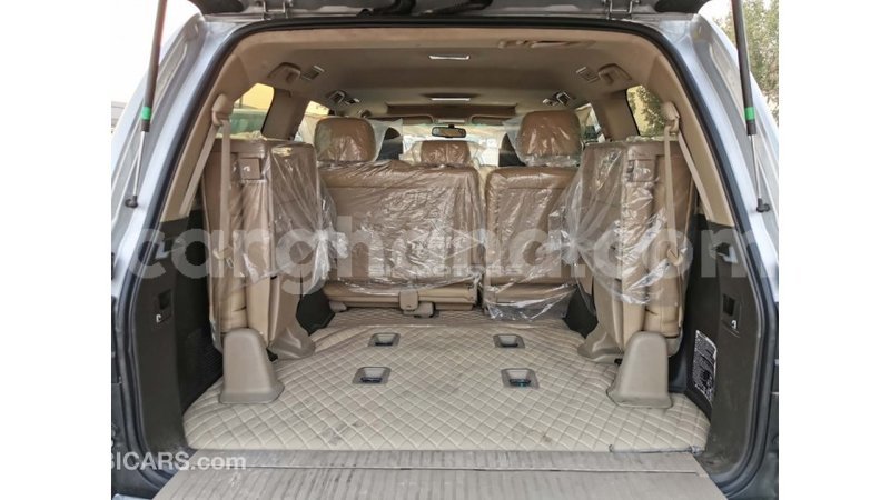 Big with watermark toyota land cruiser ashanti import dubai 43318