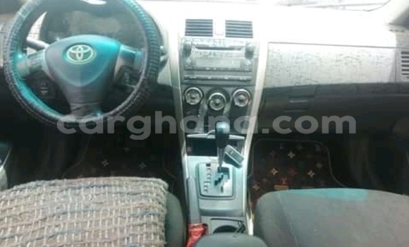Sayi Na hannu Toyota Corolla White Mota in Accra a Greater Accra Sayi Na hannu Toyota Corolla White Mota in Accra a Greater Accra