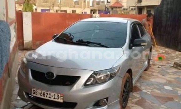 Sayi Na hannu Toyota Corolla White Mota in Accra a Greater Accra Sayi Na hannu Toyota Corolla White Mota in Accra a Greater Accra