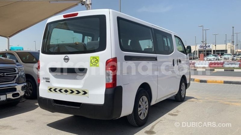 Big with watermark nissan urvan ashanti import dubai 43359