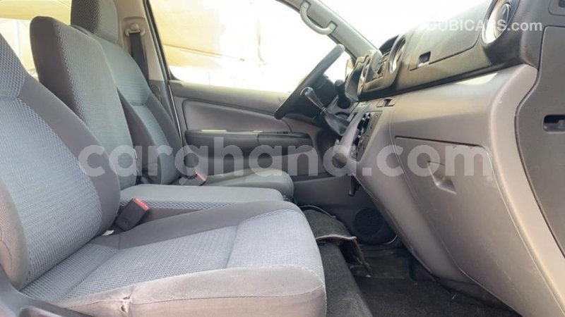 Big with watermark nissan urvan ashanti import dubai 43359