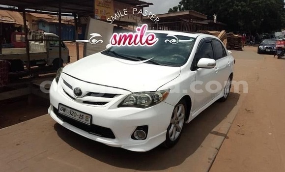 Ra Àlòkù Toyota Corolla funfun Ọkọ̀ in Accra ni Greater Accra Ra Àlòkù Toyota Corolla funfun Ọkọ̀ in Accra ni Greater Accra