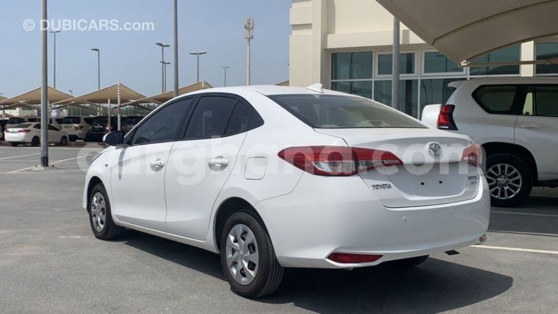 Big with watermark toyota yaris ashanti import dubai 43390