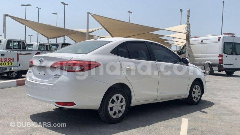 Big with watermark toyota yaris ashanti import dubai 43390