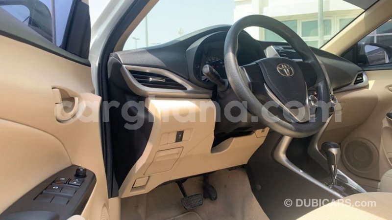 Big with watermark toyota yaris ashanti import dubai 43390