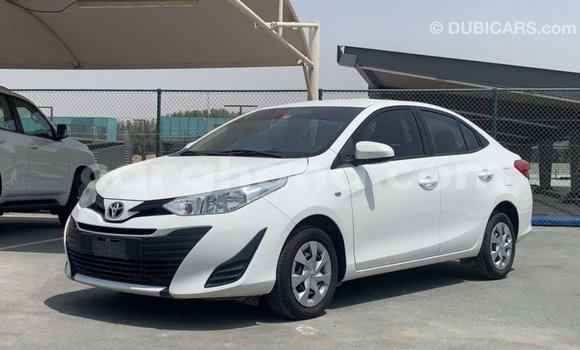 Ra Imported Toyota Yaris funfun Ọkọ̀ in Import - Dubai ni Ashanti Ra Imported Toyota Yaris funfun Ọkọ̀ in Import - Dubai ni Ashanti