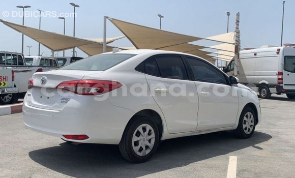 Ra Imported Toyota Yaris funfun Ọkọ̀ in Import - Dubai ni Ashanti Ra Imported Toyota Yaris funfun Ọkọ̀ in Import - Dubai ni Ashanti