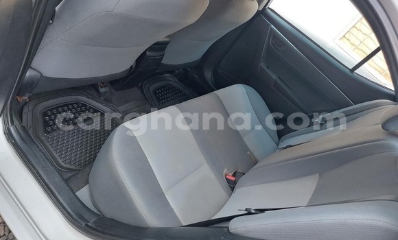 Sayi Na hannu Toyota Corolla White Mota in Accra a Greater Accra Sayi Na hannu Toyota Corolla White Mota in Accra a Greater Accra