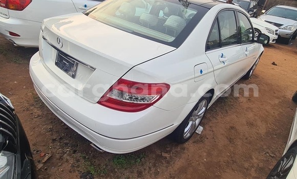 Sayi Na hannu Mercedes-Benz C-Classe White Mota in Accra a Greater Accra Sayi Na hannu Mercedes-Benz C-Classe White Mota in Accra a Greater Accra