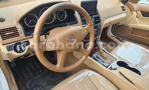 Sayi Na hannu Mercedes-Benz C-Classe White Mota in Accra a Greater Accra Sayi Na hannu Mercedes-Benz C-Classe White Mota in Accra a Greater Accra