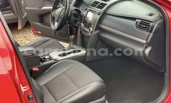 Sayi Na hannu Toyota Camry White Mota in Accra a Greater Accra Sayi Na hannu Toyota Camry White Mota in Accra a Greater Accra