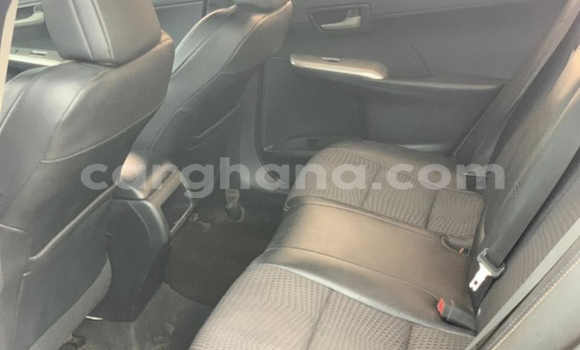 Sayi Na hannu Toyota Camry White Mota in Accra a Greater Accra Sayi Na hannu Toyota Camry White Mota in Accra a Greater Accra