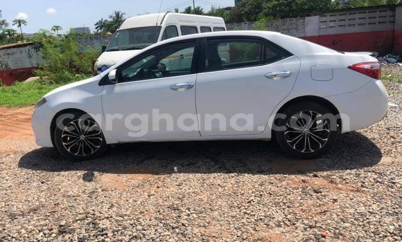 Buy Used Toyota Corolla White Car in Accra in Greater Accra Buy Used Toyota Corolla White Car in Accra in Greater Accra
