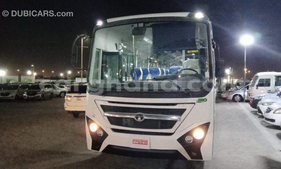 Ra Imported Tata 709 funfun Ọkọ̀ akẹ́rù ńlá in Import - Dubai ni Ashanti Ra Imported Tata 709 funfun Ọkọ̀ akẹ́rù ńlá in Import - Dubai ni Ashanti