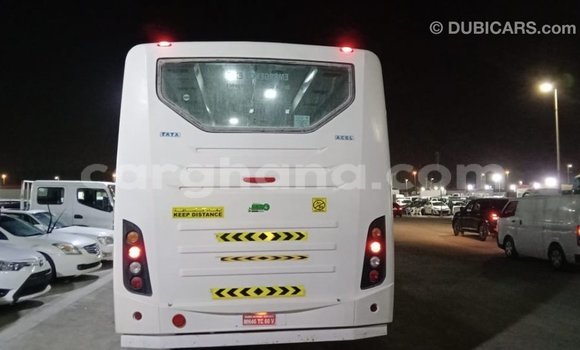 Ra Imported Tata 709 funfun Ọkọ̀ akẹ́rù ńlá in Import - Dubai ni Ashanti Ra Imported Tata 709 funfun Ọkọ̀ akẹ́rù ńlá in Import - Dubai ni Ashanti