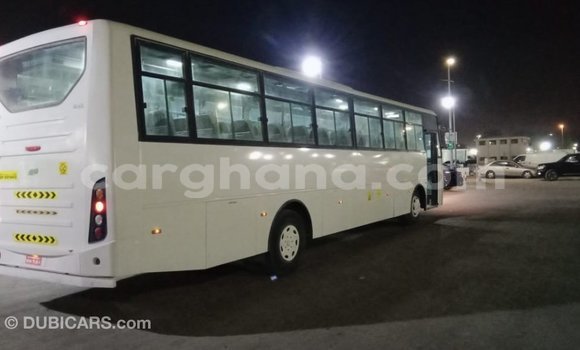 Ra Imported Tata 709 funfun Ọkọ̀ akẹ́rù ńlá in Import - Dubai ni Ashanti Ra Imported Tata 709 funfun Ọkọ̀ akẹ́rù ńlá in Import - Dubai ni Ashanti