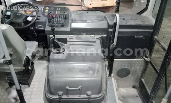 Ra Imported Tata 709 funfun Ọkọ̀ akẹ́rù ńlá in Import - Dubai ni Ashanti Ra Imported Tata 709 funfun Ọkọ̀ akẹ́rù ńlá in Import - Dubai ni Ashanti