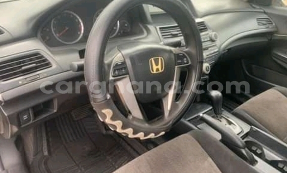 Sayi Na hannu Honda Accord White Mota in Accra a Greater Accra Sayi Na hannu Honda Accord White Mota in Accra a Greater Accra