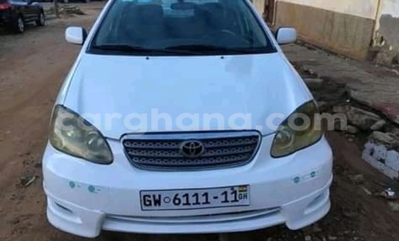 Sayi Na hannu Toyota Corolla White Mota in Accra a Greater Accra