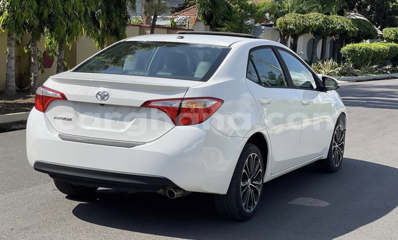 Sayi Na hannu Toyota Corolla White Mota in Accra a Greater Accra Sayi Na hannu Toyota Corolla White Mota in Accra a Greater Accra