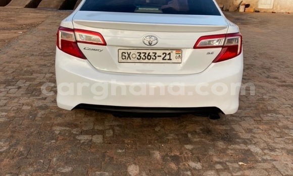 Buy Used Toyota Camry White Car in Accra in Greater Accra Buy Used Toyota Camry White Car in Accra in Greater Accra
