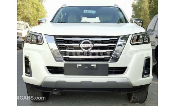 Sayi Imported Nissan Xterra White Mota in Import - Dubai a Ashanti Sayi Imported Nissan Xterra White Mota in Import - Dubai a Ashanti