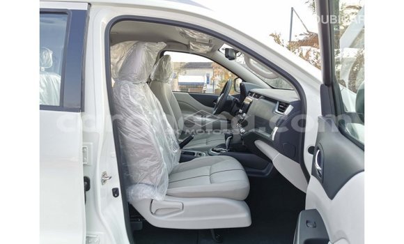 Sayi Imported Nissan Xterra White Mota in Import - Dubai a Ashanti Sayi Imported Nissan Xterra White Mota in Import - Dubai a Ashanti