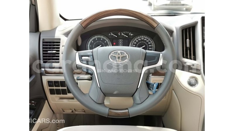 Big with watermark toyota land cruiser ashanti import dubai 43490