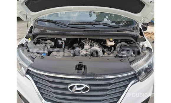 Buy Import Hyundai Accent White Car in Import - Dubai in Ashanti Buy Import Hyundai Accent White Car in Import - Dubai in Ashanti