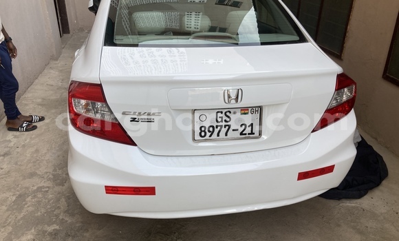 Sayi Na hannu Honda Civic White Mota in Accra a Greater Accra Sayi Na hannu Honda Civic White Mota in Accra a Greater Accra