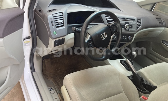 Sayi Na hannu Honda Civic White Mota in Accra a Greater Accra Sayi Na hannu Honda Civic White Mota in Accra a Greater Accra