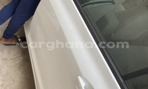 Sayi Na hannu Honda Civic White Mota in Accra a Greater Accra Sayi Na hannu Honda Civic White Mota in Accra a Greater Accra