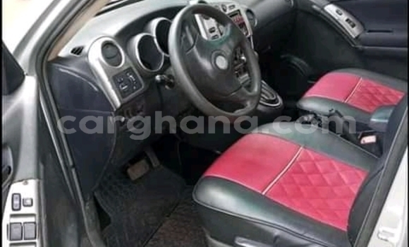 Sayi Na hannu Pontiac Vibe Azurfa Mota in Accra a Greater Accra Sayi Na hannu Pontiac Vibe Azurfa Mota in Accra a Greater Accra