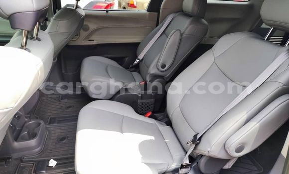 Ra Àlòkù Toyota Sienna Alagara Ọkọ̀ in Sekondi–Takoradi Metropolitan ni Oorun Ra Àlòkù Toyota Sienna Alagara Ọkọ̀ in Sekondi–Takoradi Metropolitan ni Oorun