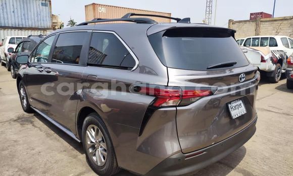 Ra Àlòkù Toyota Sienna Alagara Ọkọ̀ in Sekondi–Takoradi Metropolitan ni Oorun Ra Àlòkù Toyota Sienna Alagara Ọkọ̀ in Sekondi–Takoradi Metropolitan ni Oorun