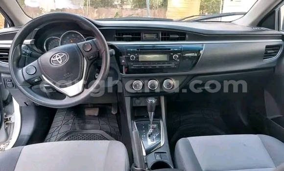 Sayi Na hannu Toyota Corolla White Mota in Accra a Greater Accra Sayi Na hannu Toyota Corolla White Mota in Accra a Greater Accra