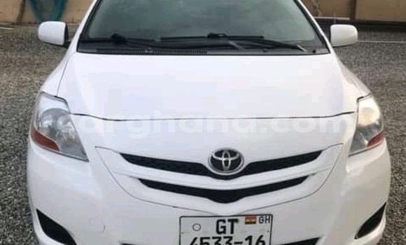 Sayi Na hannu Toyota Yaris White Mota in Accra a Greater Accra Sayi Na hannu Toyota Yaris White Mota in Accra a Greater Accra
